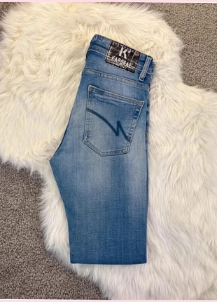 Jean Kaporal - taille 37 (W27 L32), brand: Kaporal, condizioni: Ottime, taglia: S / IT 40 / EU 36, €29.99, €32.19 include la Protezione acquisti