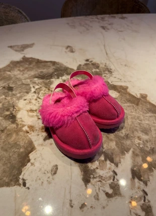 Ugg sloffen maat 23,5, marque: UGG, état: Bon état, taille: 23, 12,50 €, 13,83 € Protection acheteurs incluse