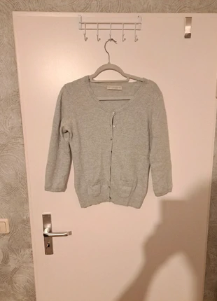 Kaschmir-Bluse von FRS in Hellblau für frauen.
Sehr guter Zustand. Size S, marque: JNCO, état: Très bon état, taille: S / 36 / 8, 5,00 €, 5,95 € Protection acheteurs incluse