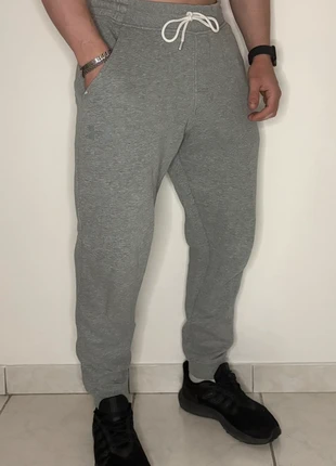 Jogging Under Armour gris - Taille L, marca: Under Armour, estado: Muito bom, tamanho: L, €16.00, €17.50 inclui Proteção do Comprador Pro