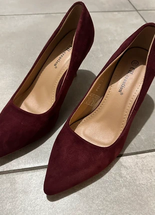 Escarpins en suédine, marque: C.H.Creation, état: Bon état, taille: 38, 4,00 €, 4,90 € Protection acheteurs incluse