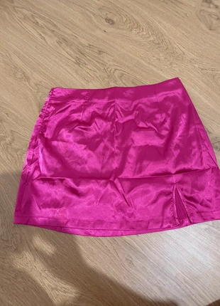 Jupe en satin, brand: Shein, condizioni: Nuovo con cartellino, taglia: XL / IT 46 / EU 42, €5.00, €5.95 include la Protezione acquisti