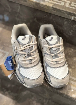 Asics Gel-NYC Cream Grey, merk: Asics, staat: Nieuw zonder prijskaartje, maat: 37.5, € 60,00, € 63,70 inclusief Kopersbescherming