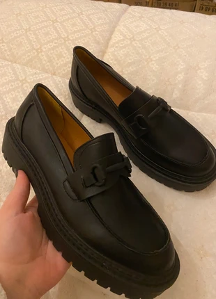 Mocassino nero con dettagli numero 39, marke: Mary Jane, zustand: Sehr gut, größe: 39, 12,00 €, 13,30 € beinhaltet Vinted-Käuferschutz Pro