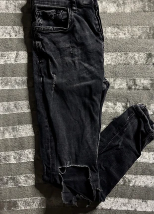 Jean troué Zara / Noir / Homme / Taille L, marca: Zara, estado: Muy bueno, tamaño: L, 8,00 €, 9,10 € Protección al comprador incluida