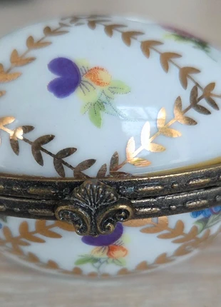 Pilulier, boite porcelaine - Joli décor floral - Collection, brand: Collection, condition: Very good, €5.00, €5.95 includes Buyer Protection