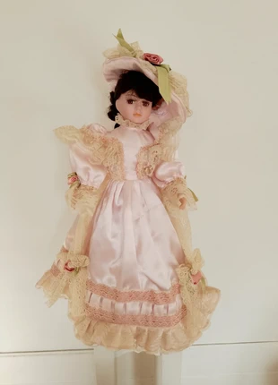 Jolie poupée porcelaine first lady collection vienne 😊, brand: First Lady, condition: Good, size: One size, €8.00, €9.10 includes Buyer Protection Pro