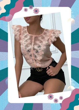 Top rose avec dentelle devant et volant aux épaules - Taille S/M, marke: MAY, zustand: Neu, mit Etikett, größe: S / 36 / 8, 12,00 €, 13,30 € beinhaltet Vinted-Käuferschutz Pro