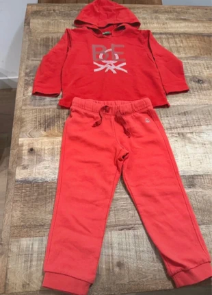 Benetton Red Hoodie & Joggers Set - Size 3Y, marque: United Colors of Benetton, état: Très bon état, taille: 3 ans / 98 cm, 2,30 €, 3,12 € Protection acheteurs incluse