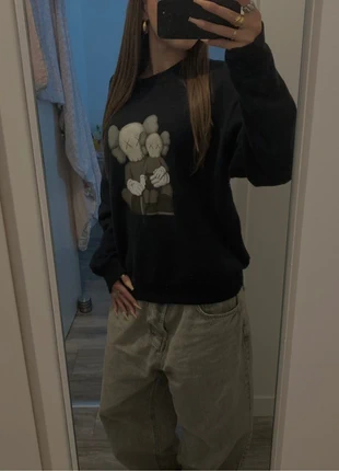 Pull kaws x Uniqlo, marque: Kaws, état: Très bon état, taille: M / 38 / 10, 30,00 €, 32,20 € Protection acheteurs incluse