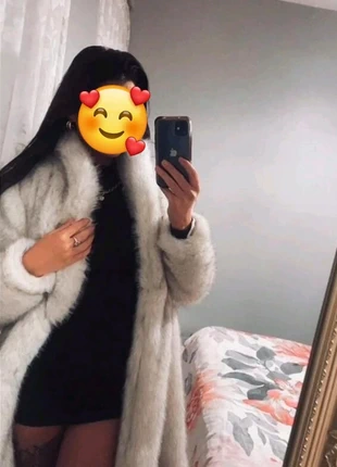 Luxury Grey Faux Fur Coat – Oversized Winter Jacket, Glam & Cozy, brand: NOBRAND.PT, condizioni: Nuovo senza cartellino, taglia: M / IT 42 / EU 38, €80.00, €84.70 include la Protezione acquisti