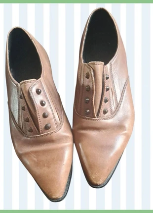 Scarpe a punta beige con borchie | Pelle Made in Italy | 37, marque: Made In Italy, état: Satisfaisant, taille: 37, 7,00 €, 8,05 € Protection acheteurs incluse