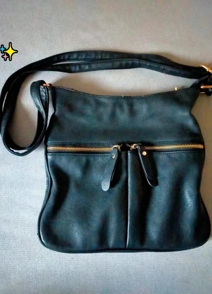 Sac à main noir Realer – Seconde main – Quelques marques d'usage (voir photos), marca: realer, estado: Bom, €12.00, €13.30 inclui Proteção do Comprador Pro