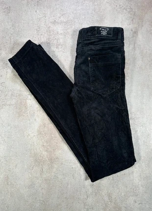 Pantalon Vintage En Velours Côtelé / Corduroy Okaidi noir denim froissé taille 12A, merk: Vintage Dressing, staat: Heel goed, maat: 12 jaar / 152 cm, € 12,00, € 13,30 inclusief Kopersbescherming Pro