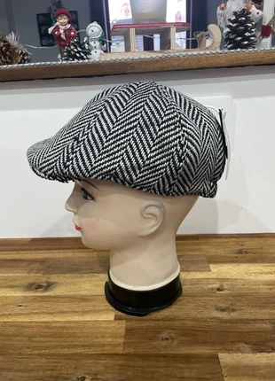 Casquette, staat: Nieuw met prijskaartje, maat: 57, € 6,00, € 7,00 inclusief Kopersbescherming