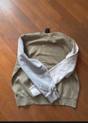 Felpa Nike Standard Fit M • Color Block Beige/Grigio • Interno Felpato Morbido, merk: Nike, staat: Heel goed, maat: M / 38 / 10, € 20,00, € 21,70 inclusief Kopersbescherming