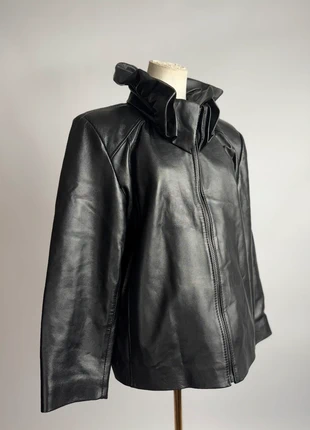 90s 2000 Veste en cuir véritable noire, neuve col volumineux froncé, brand: Vintage Dressing, condizioni: Nuovo senza cartellino, taglia: L / IT 44 / EU 40, €80.00, €84.70 include la Protezione acquisti