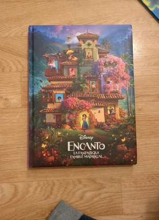 Livre Encanto La fantastique famille Madrigal., état: Très bon état, 5,00 €, 5,95 € Protection acheteurs incluse
