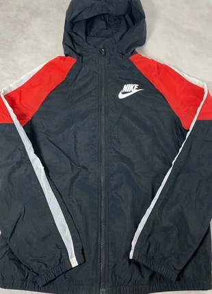 Nike Veste coupe-vent noire à manches rouges et blanches (158 cm 13 ans) Code 386, brand: Nike, condizioni: Ottime, taglia: 13 anni / 158 cm, €18.00, €19.60 include la Protezione acquisti Pro