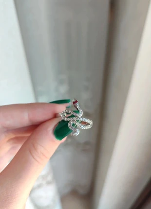 Anello con strass serpente, marque: Boutique Italiana, état: Neuf sans étiquette, taille: 19 mm, 6,00 €, 7,00 € Protection acheteurs incluse