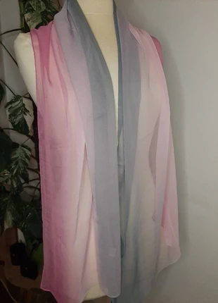 Drie kleurige silk feeling sjaal Nieuw, staat: Nieuw zonder prijskaartje, € 5,99, € 6,99 inclusief Kopersbescherming