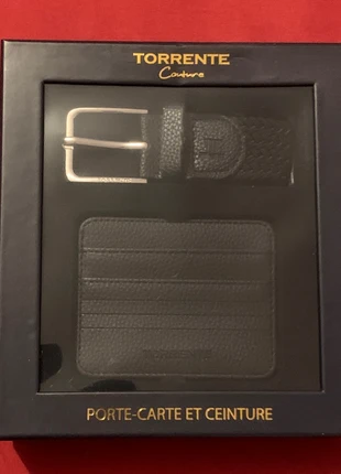 Splendide Coffret, porte-cartes et ceinture, Torrente, marke: Torrente, zustand: Neu, mit Etikett, 17,50 €, 19,08 € inklusive Vinted-Käuferschutz