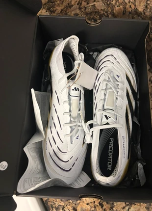 Crampons predator elite fg, marque: adidas, état: Neuf avec étiquette, taille: 45, 175,00 €, 184,45 € Protection acheteurs incluse