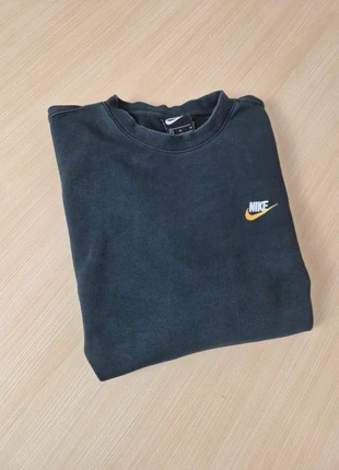 Sweat nike noir logo brodé swoosh doré - Taille M, marque: Nike, état: Très bon état, taille: M, 19,90 €, 21,60 € Protection acheteurs incluse