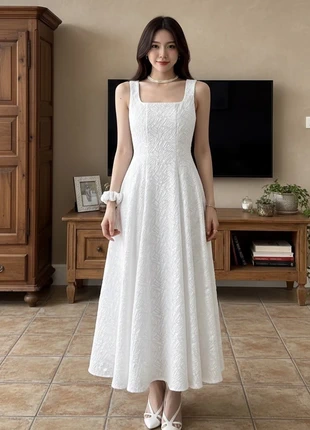 Robe longue blanche texturée col carré, élégante et fluide, état: Très bon état, taille: M / 38 / 10, 39,90 €, 42,60 € Protection acheteurs (Pro) incluse
