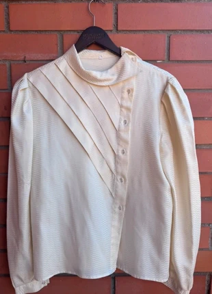 Blusa estampada vintage crema, brand: Vintage Dressing, condizioni: Ottime, taglia: XL / IT 46 / EU 42, €25.00, €26.95 include la Protezione acquisti