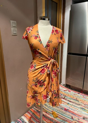 Robe fleurie h&m, brand: H&M, condizioni: Nuovo senza cartellino, taglia: S / IT 40 / EU 36, €10.00, €11.20 include la Protezione acquisti