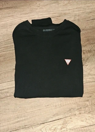 Sweet shirt guess, marque: GUESS, état: Très bon état, taille: M, 8,00 €, 9,10 € Protection acheteurs incluse