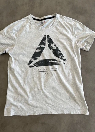T-Shirt Reebok / Taille M / Gris, marca: Reebok, estado: Bueno, tamaño: M, 3,00 €, 3,85 € Protección al comprador incluida