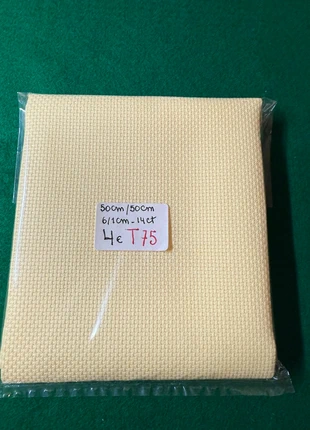 Lot T 75 canevas, merk: Aida, staat: Nieuw met prijskaartje, € 4,00, € 4,90 inclusief Kopersbescherming