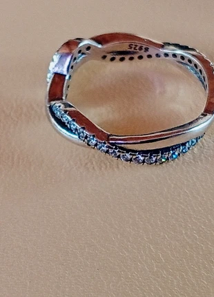 Anello in argento s925 con zirconi incastonati piccoli bianchi brillantinati, marke: S925, zustand: Neu, größe: 54.3 mm / 17.3 mm Ø, 8,00 €, 9,10 € inklusive Vinted-Käuferschutz