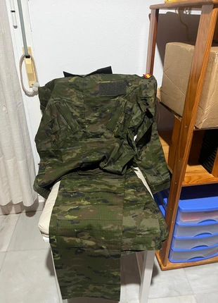 Traje militar talla 1L, marca: Local, estado: Nuevo sin etiquetas, tamaño: XL, 30,00 €, 32,20 € Protección al comprador incluida
