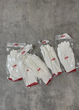 Supreme Rubberized Gloves – New in Packaging x1, merk: Supreme, staat: Nieuw met prijskaartje, € 9,99, € 11,19 inclusief Kopersbescherming Pro
