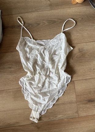 White lace body/lingerie, merk: Vintage Dressing, staat: Heel goed, maat: L / 40 / 12, € 4,00, € 4,90 inclusief Kopersbescherming
