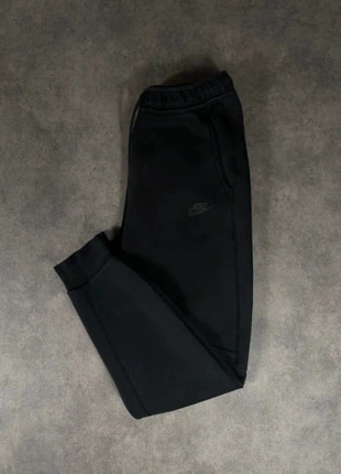 Nike Pantalon de jogging Tech Fleece Homme Noir Taille L, marque: Nike, état: Très bon état, taille: L, 69,90 €, 74,10 € Protection acheteurs incluse