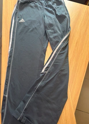 Pantalon Adidas gris homme, marque: adidas, état: Bon état, taille: M, 17,00 €, 18,55 € Protection acheteurs incluse