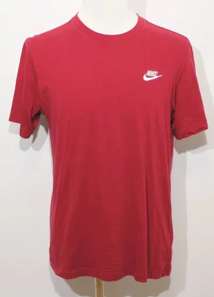 T shirt / Tee Nike Brodé Taille M, marque: Nike, état: Très bon état, taille: M, 16,00 €, 17,50 € Protection acheteurs (Pro) incluse