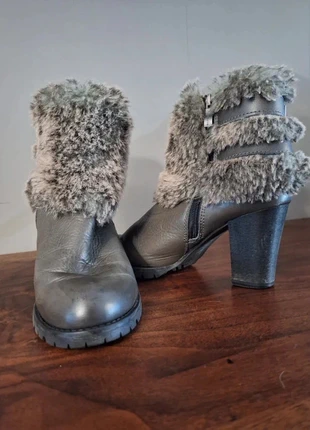 bottines fourrées à talons grises - Tamaris - Taille 39, marque: Tamaris, état: Très bon état, taille: 39, 9,99 €, 11,19 € Protection acheteurs incluse