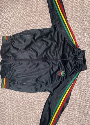 Veste addidas noir avec bandes colorées, marca: adidas, estado: Bom, €10.00, €11.20 inclui Proteção do Comprador