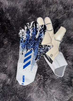 guanti adidas predator, marque: adidas, état: Comme neuf, 60,00 €, 63,70 € Protection acheteurs incluse