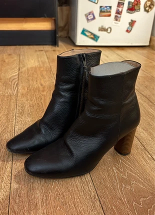 Bottines à talon noires cuir, marque: Apologie, état: Très bon état, taille: 39, 30,00 €, 32,20 € Protection acheteurs incluse