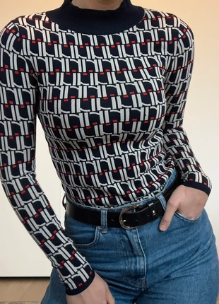 River Island aangesloten trui/shirt – valt als XS/S, merk: River Island, staat: Nieuw zonder prijskaartje, maat: S / 36 / 8, € 25,00, € 26,95 inclusief Kopersbescherming