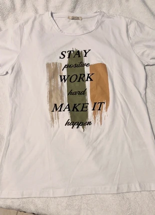 Motivational White Graphic Tee, marca: Made In Italy, estado: Novo sem etiquetas, tamanho: L / 40 / 12, €1.50, €2.28 inclui Proteção do Comprador