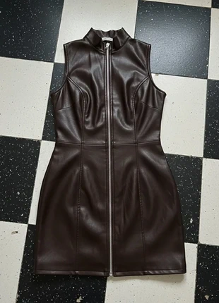 Robe courte effet cuir marron – sexy, cintrée, zippée, élégante, urbaine, marque: Velours Éclipse, état: Très bon état, taille: M / 38 / 10, 59,90 €, 63,60 € Protection acheteurs (Pro) incluse