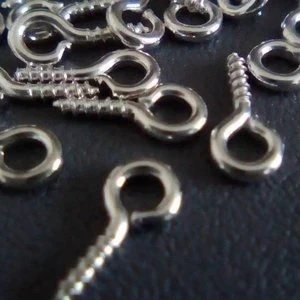 100 mini pitons vis argentés 8x4 mm – bijoux DIY & créations, marke: Accessoires, zustand: Neu, 1,20 €, 1,96 € inklusive Vinted-Käuferschutz