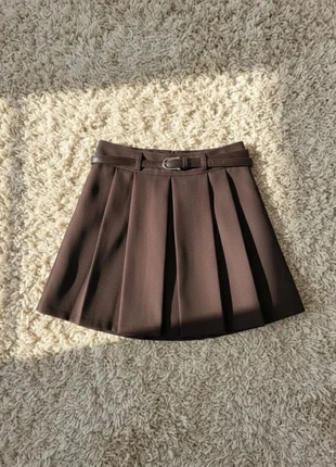 Jupe plissée marron avec ceinture intégrée 🤎, marque: Cactus Moon, état: Très bon état, taille: XS / 34 / 6, 37,99 €, 40,59 € Protection acheteurs incluse